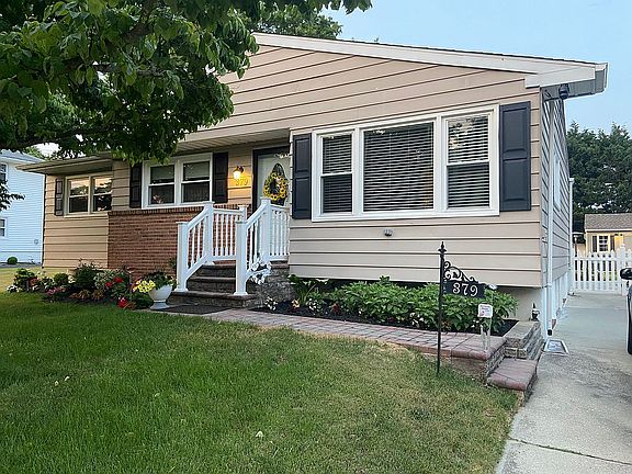 4th image of 379 Wedgewood Dr