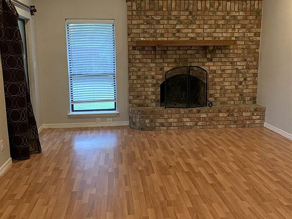 3rd image of 4839 Angelina Ave