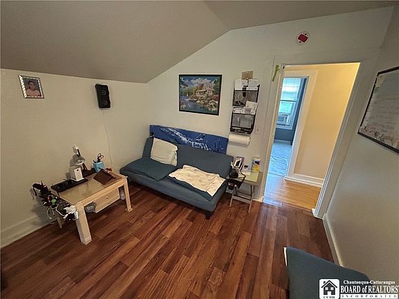5th image of 7 Union St