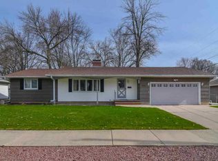 1060 Raleigh St, Green Bay, WI 54304