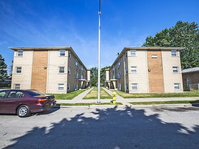 470 Gordon — Photo 8