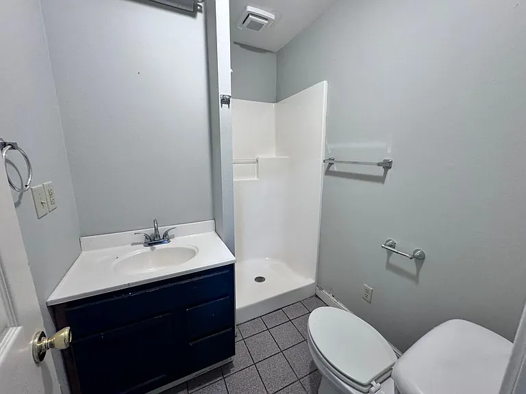607 Warner Ave — Photo 9