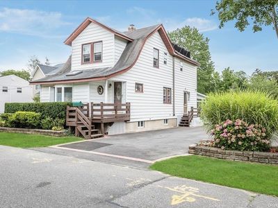 311 10th Ave, East Northport, NY, 11731