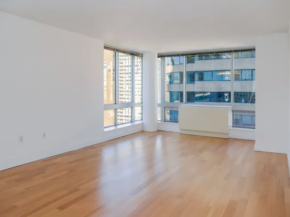 150 East 44th Street 31G image 2 of 22