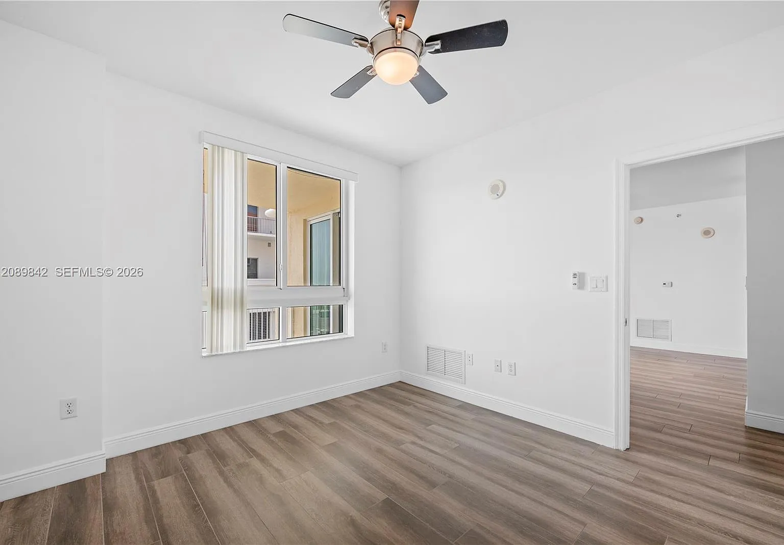 Toscano Condo — Photo 4