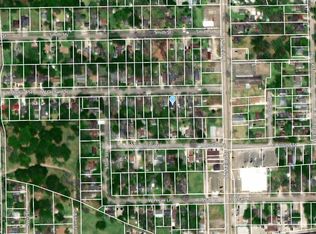 117 W Orchard St, Clute, TX 77531