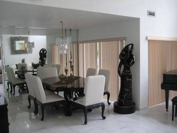 DINNING ROOM