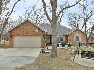 184 N Apricot Court, Nixa, MO 65714