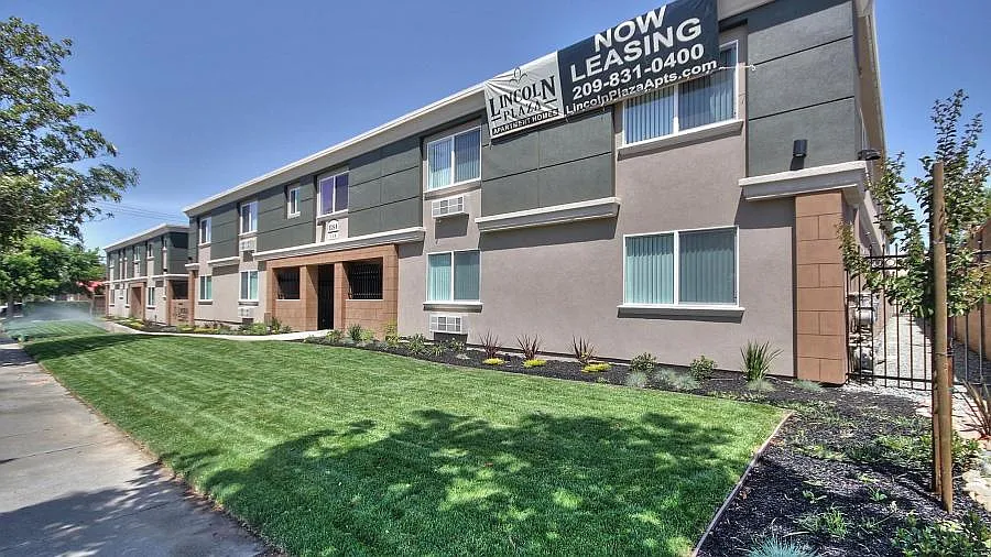 1186 Lincoln Blvd