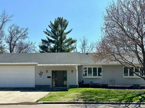 227 2nd Ave N, Emmons, MN 56029