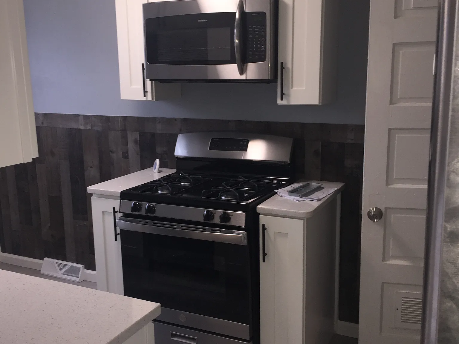 3 bed, 1200 sqft, $1,700 — Photo 3
