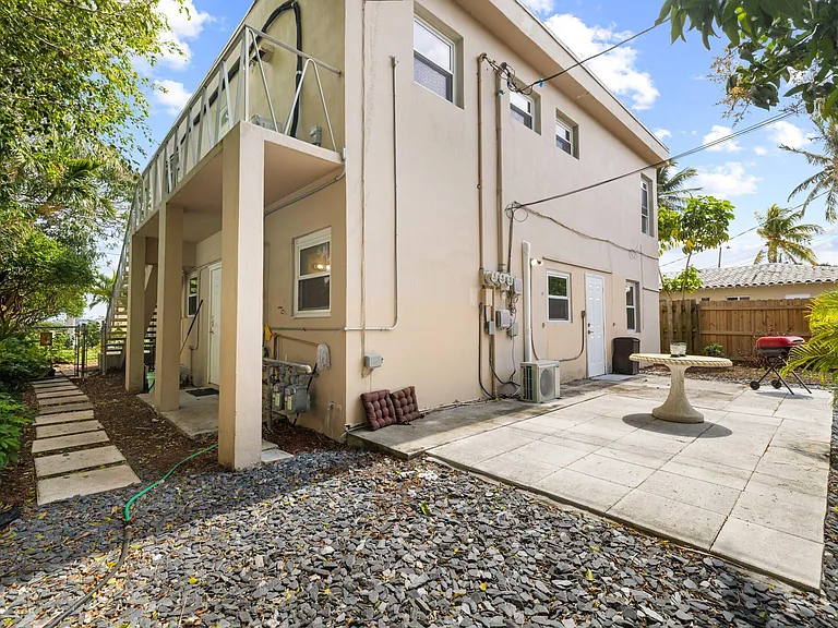 5409 N Flagler Dr — Photo 16