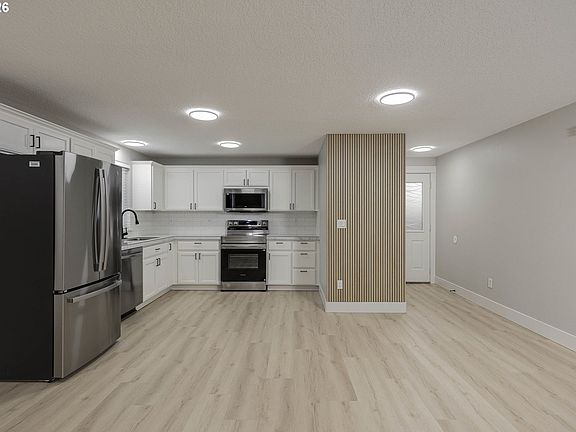 3rd image of 601 W 1st St Unit 13