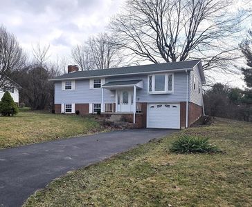 1302 Robinwood Dr, Clarion, PA, 16214