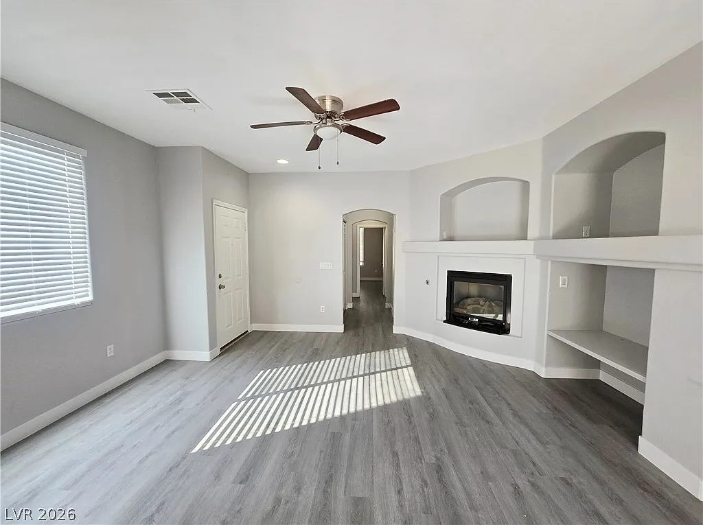 3 bed, 2.0 bath, 1105 sqft, $1,875 — Photo 3