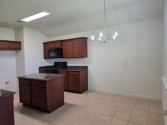 4th image of 216 Meadow Ridge Dr