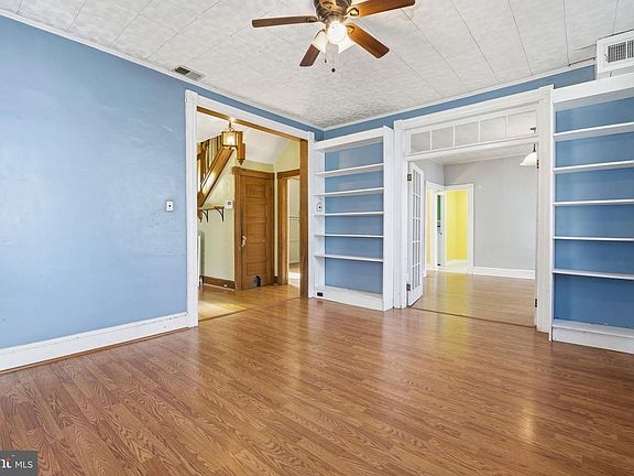 5th image of 2511 Hermosa Ave