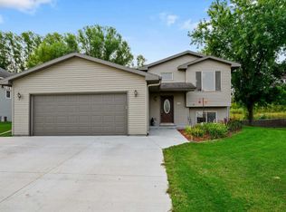 804 Haywood Dr, Howard Lake, MN 55349