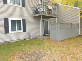 21 Village Rock Ln APT 1, Natick, MA 01760