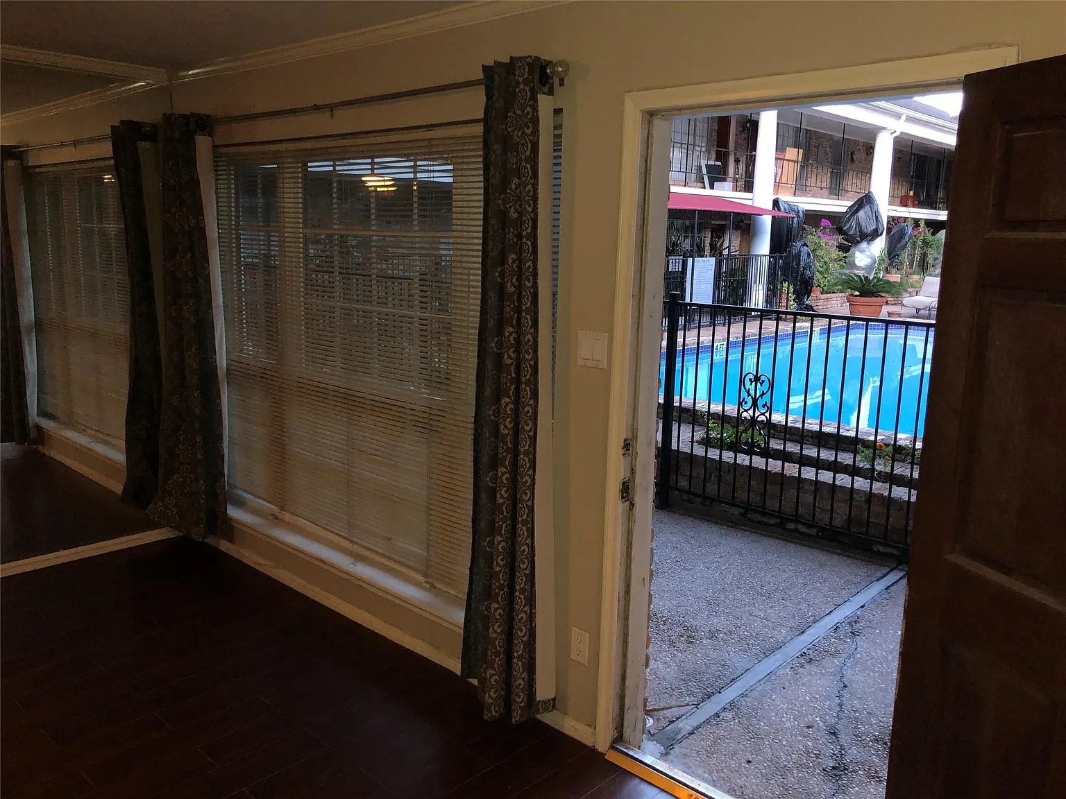 1 bed, 1.0 bath, 597 sqft, $1,195 — Photo 4