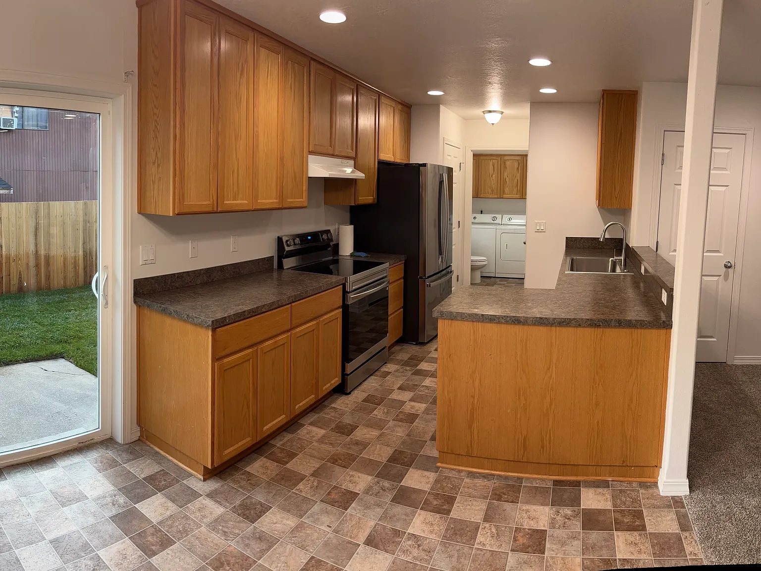 3 bed, 2.5 bath, 1583 sqft, $2,500 — Photo 2