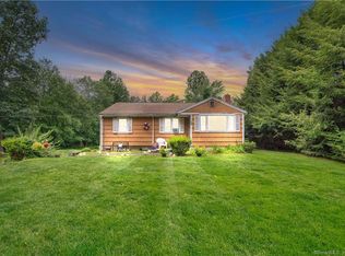 109 Cutlers Farm Rd, Monroe, CT 06468