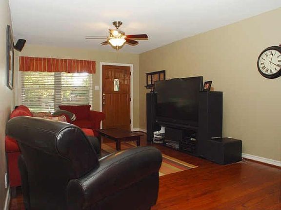 5th image of 604 Lockwood Dr