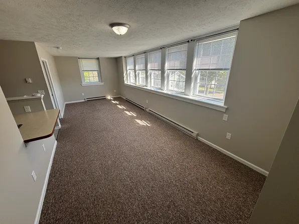 540 Main St APT 207, New York Mills, NY 13417