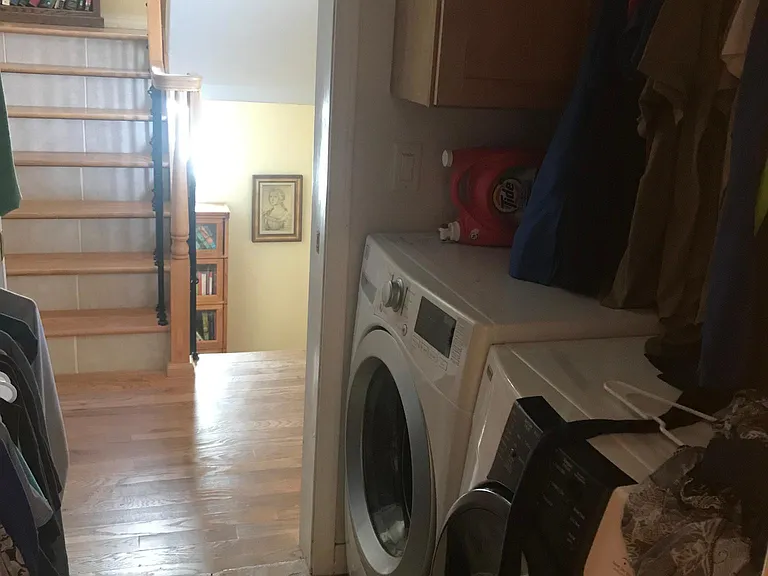 321 Oak St — Photo 25
