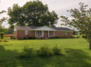 3986 Old Salem Lexie Rd, Belvidere, TN 37306