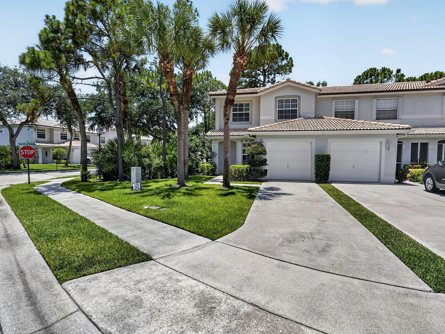 3 bed, 2.5 bath, 1562 sqft, $3,900 — Photo 3