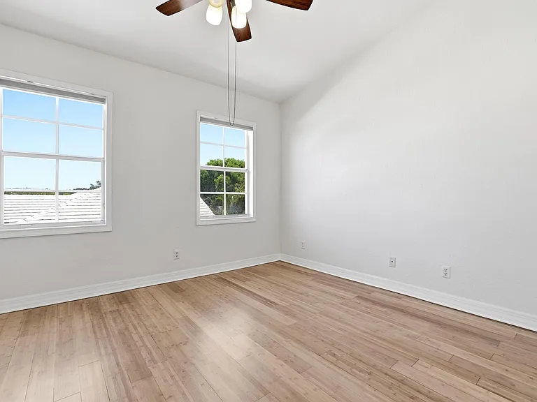 127 E Thatch Palm Cir — Photo 16