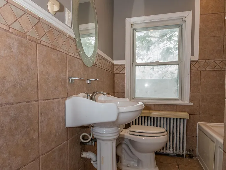 916 N Augusta Ave — Photo 17