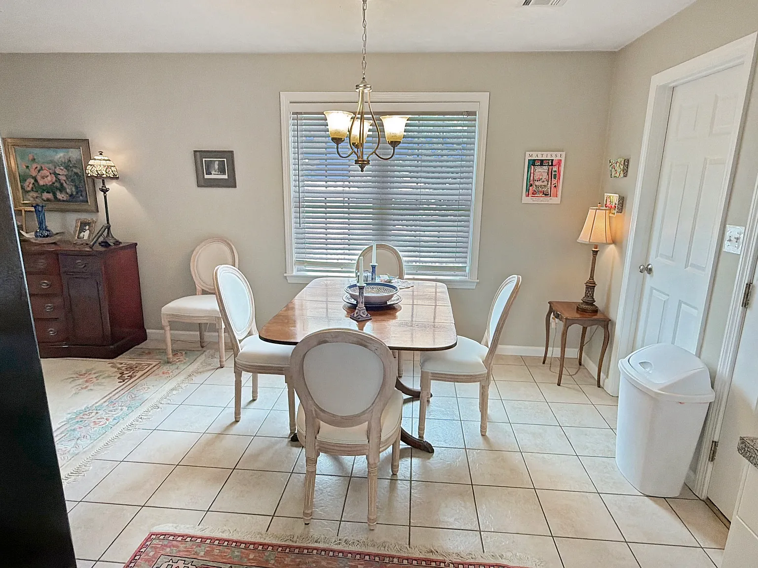 2 bed, 1300 sqft, $2,800 — Photo 2