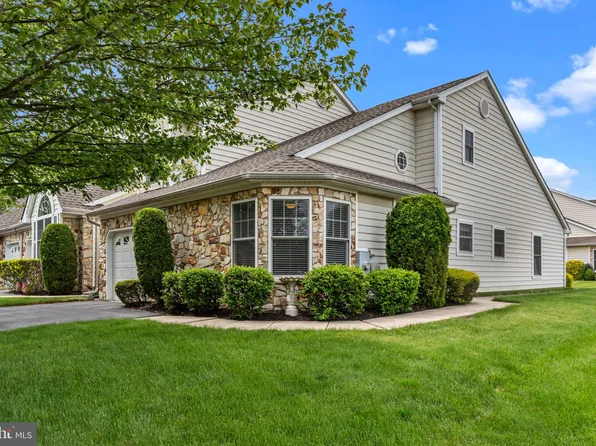 44 Ashley Dr, Ivyland, PA 18974