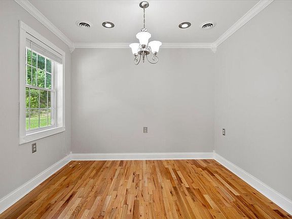 5th image of 3449 Barkers Branch Rd