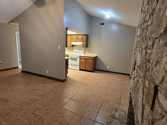 4th image of 8638 Tanbark Dr