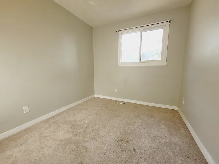 1748 Lakewood Road South NW — Photo 10
