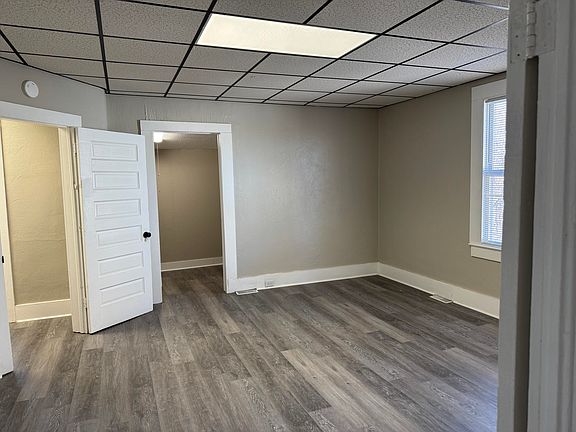 4th image of 536 Franklin St