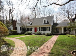 1384 Ridge Rd, Syosset, NY 11791