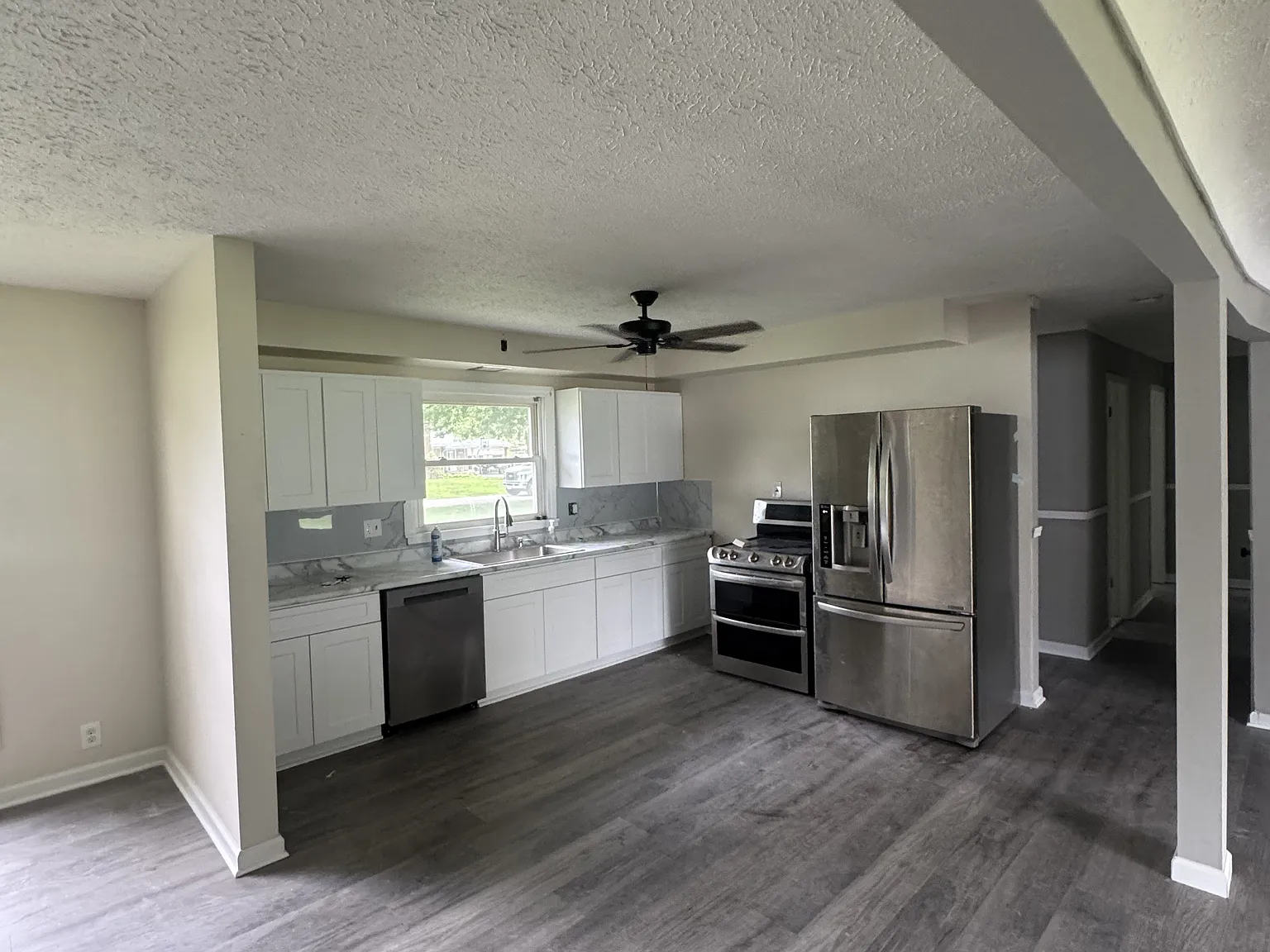 4 bed, 2256 sqft, $3,000 — Photo 3