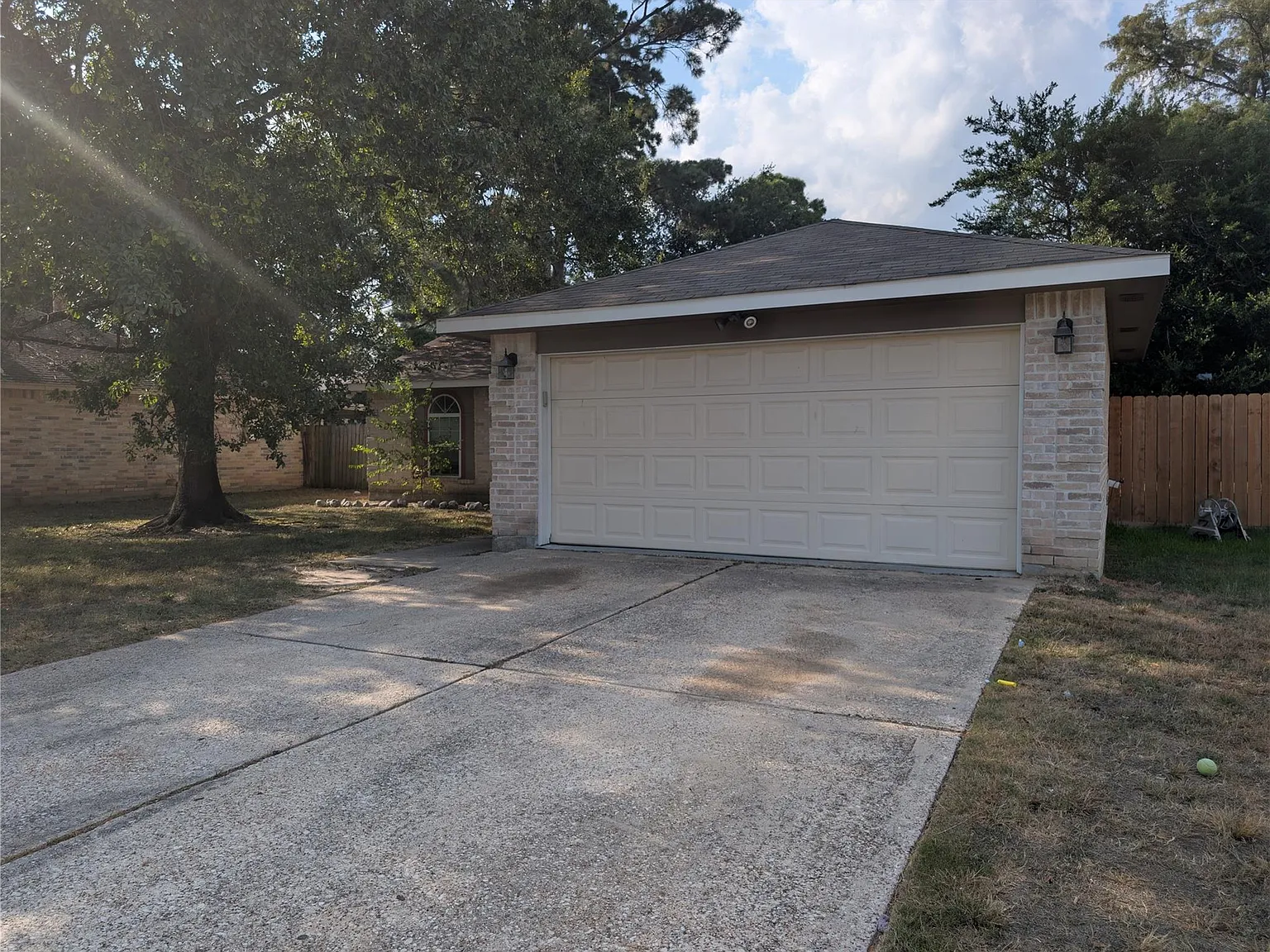 3 bed, 1.5 bath, 1182 sqft, $1,800 — Photo 2