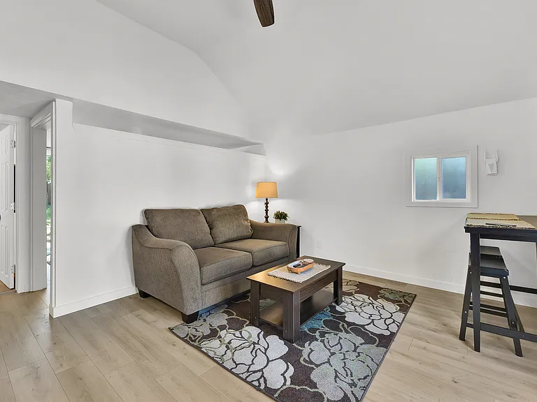 6903 W Poplar St #B — Photo 5