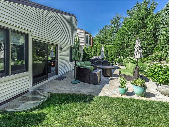 2nd image of 208 Gosling Hill Dr