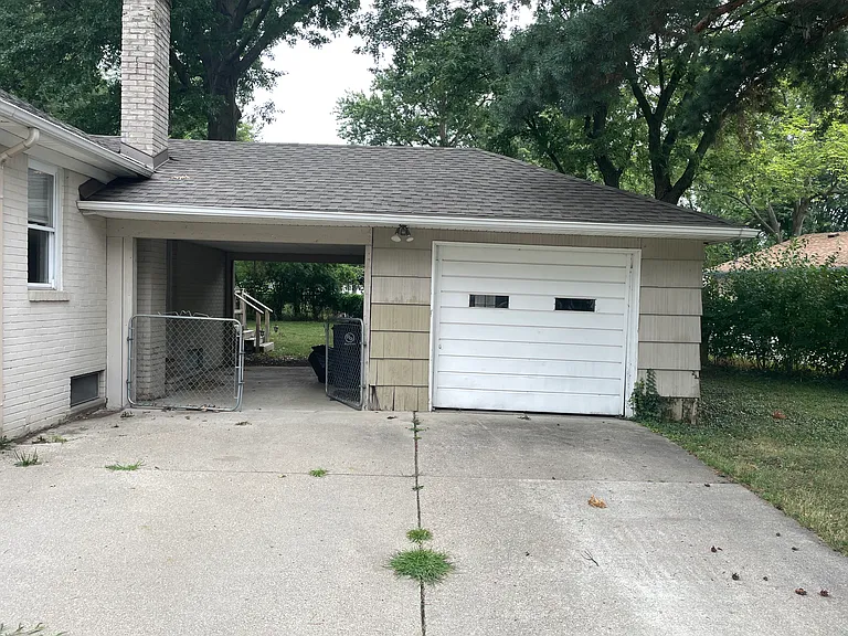 1815 McDonald Ave — Photo 3