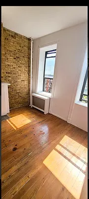 Rented by United Realty Equities | media 2