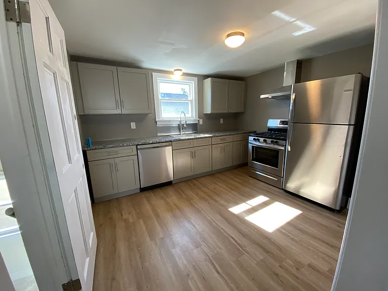 53 Kirkwood Dr #2 — Photo 9