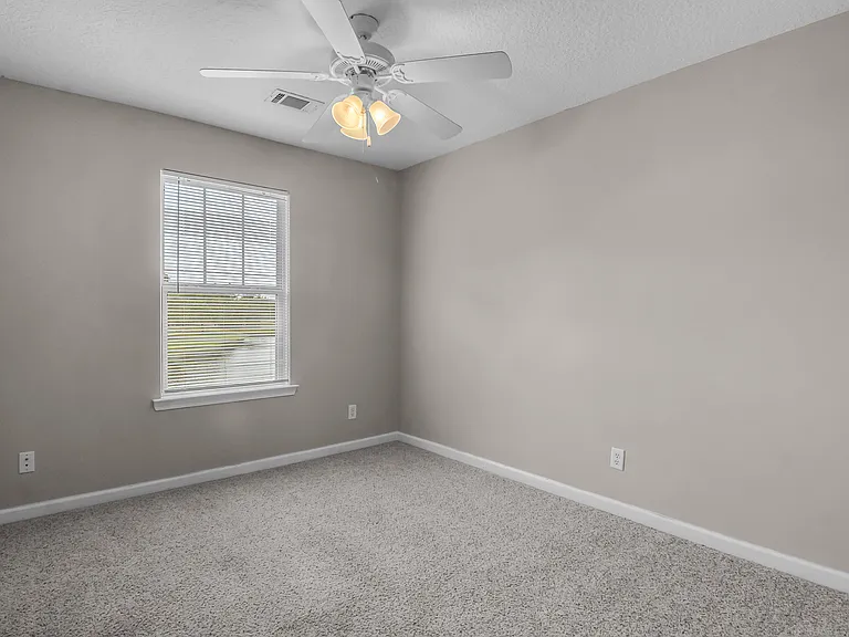 125 Ventura Pl — Photo 36
