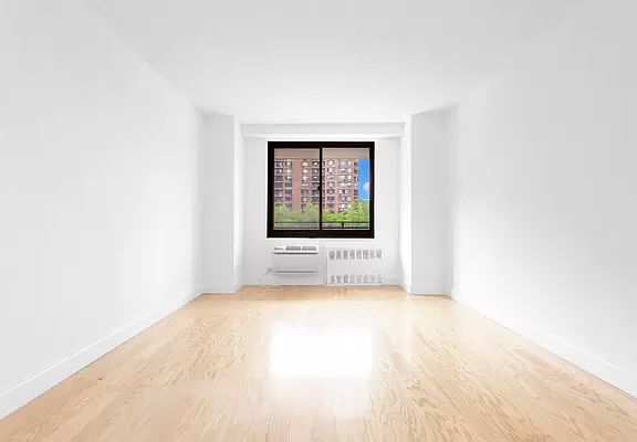 5th image of 10 W 135th St APT 4C