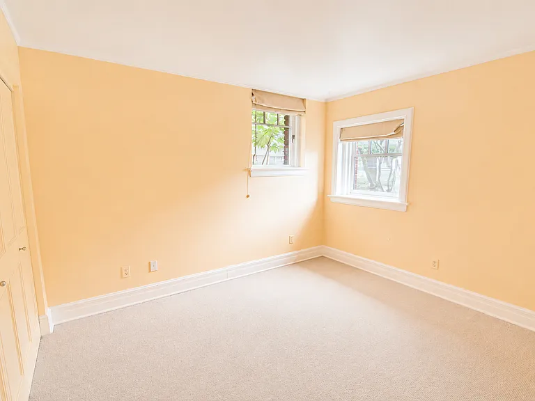 120 W Highland Dr #120 — Photo 5